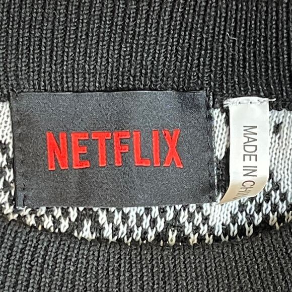 Netflix The Crown Queen Elizabeth Olivia Coleman Ugly Christmas Sweater Size L - Picture 4 of 5